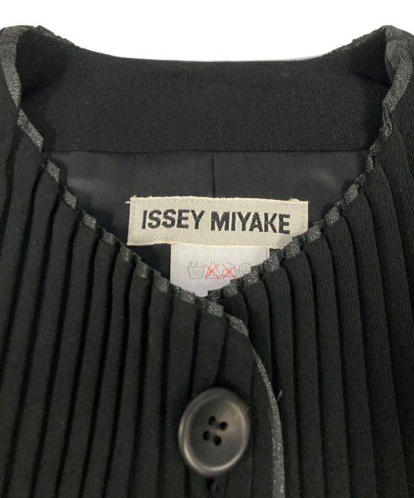 [Pre-owned] ISSEY MIYAKE pleated coat IM92-FA627 on Sale